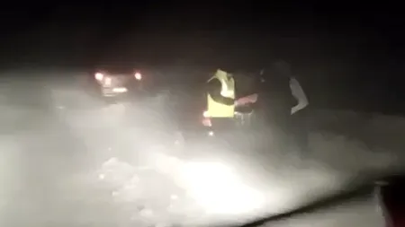 VIDEO | Viscol puternic la RÂNCA! Drumarii acționează pentru curățarea părții carosabile