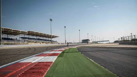 Inedit! O campioană din România a concurat cu bicicleta pe PISTA de Formula 1 din Bahrain