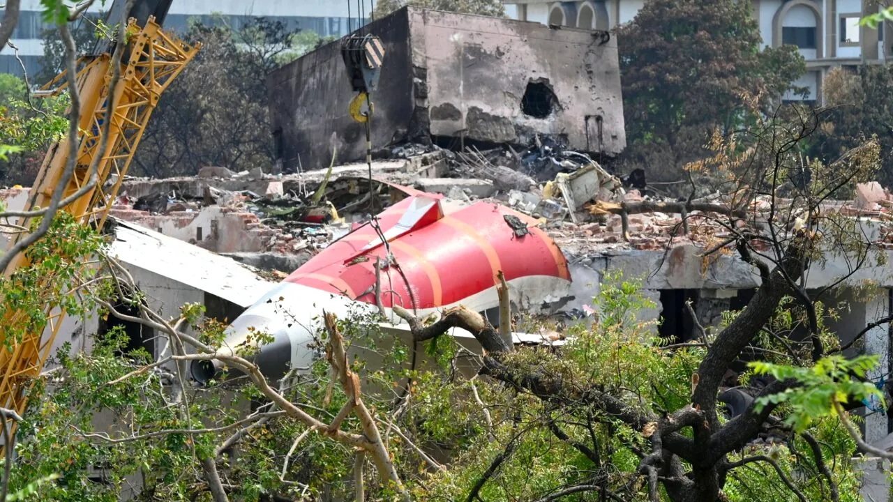 Angajații de la Air India SATS, filmați cum dansează și petrec în perioada de doliu național declarat după tragicul accident aviatic de la Ahmedabad