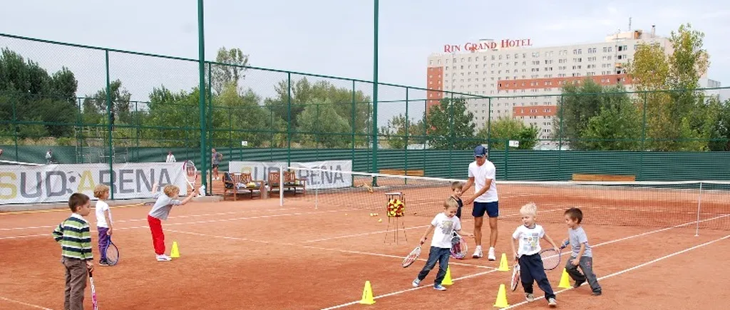 Vreau să-mi învăț copilul tenis. Cât te costă și unde găsești antrenori