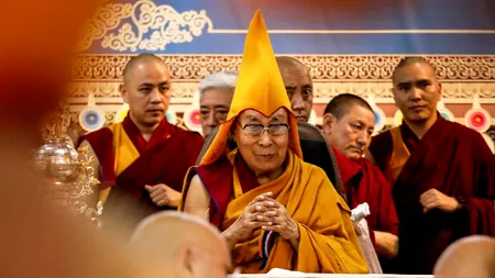 La 90 de ani, Dalai Lama este așteptat să ofere indicii despre SUCCESIUNEA sa, în contextul imixtiunilor Guvernului chinez