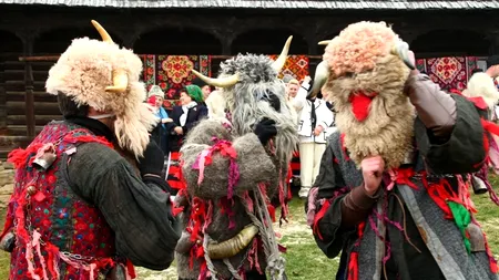 URĂTURI DE ANUL NOU. Urături pentru Revelion 2018