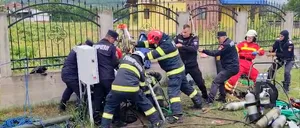 Intervenție ca-n filme a pompierilor din Vaslui. Doi bărbați au fost salvați dintr-un CANAL adânc de 6 metri. Unul din ei a murit ulterior