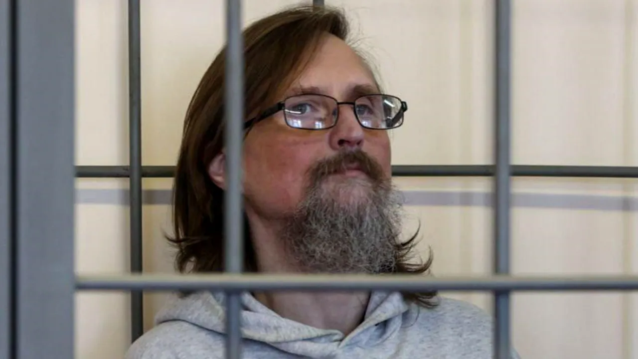 Jurnalistul rus Serghei Mihailov, condamnat la 8 ani de închisoare după ce a scris despre MASACRUL de la Bucha: „Putin este criminal de război”