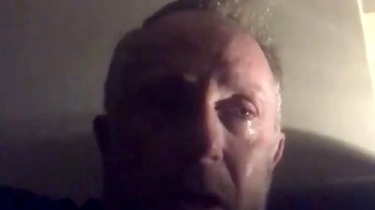 IMAGINI EMOȚIONANTE! Un bărbat infectat cu noul coronavirus care locuiește singur s-a filmat plângând: „Am avut halucinații din cauza febrei! Nu mă puteam ridica din pat” - VIDEO