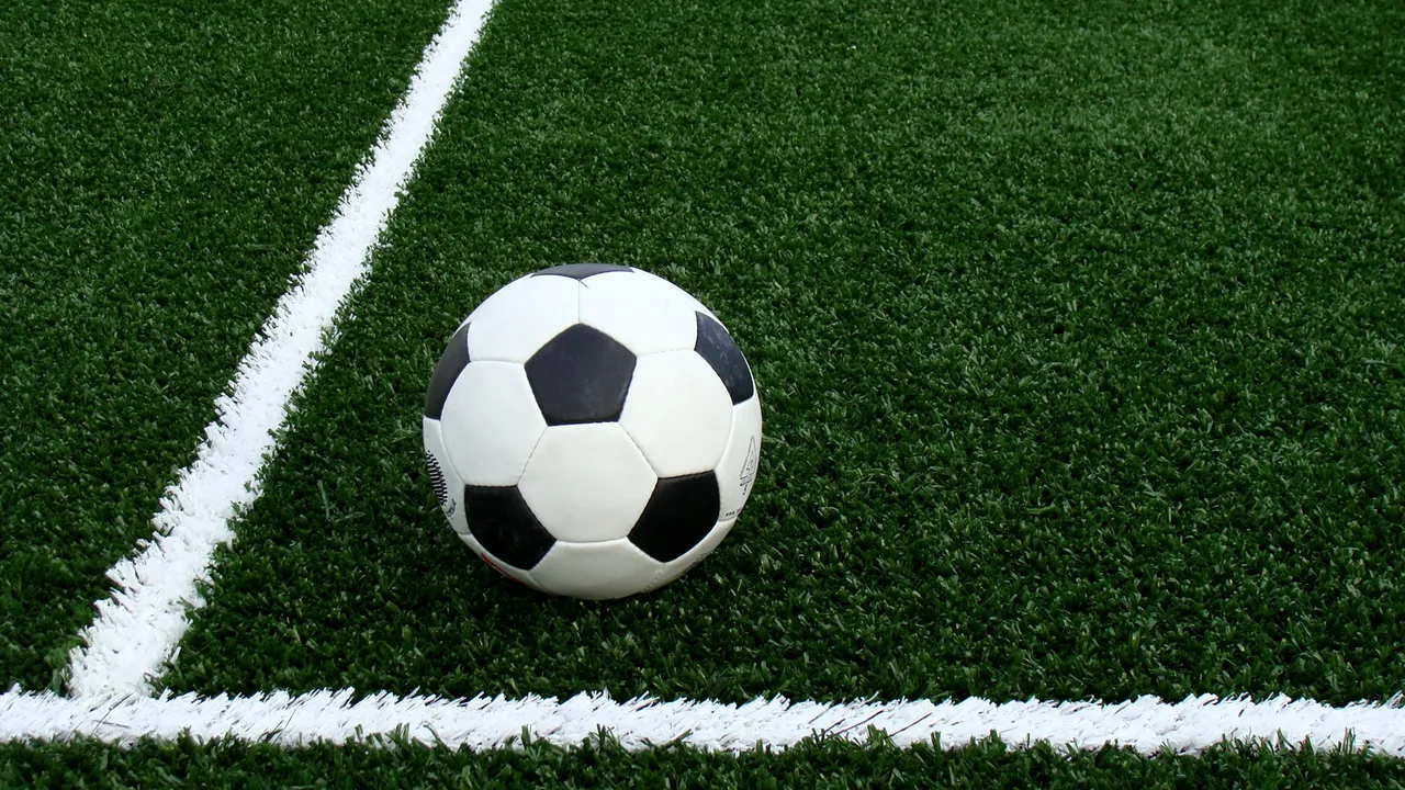 STUDIU IRES | Românilor le e dor să joace fotbal