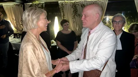 Întâlnire de gradul trei la București, John Malkovich - Raluca Turcan - Kathleen Kavalec. Unde se va afla celebrul actor luna viitoare