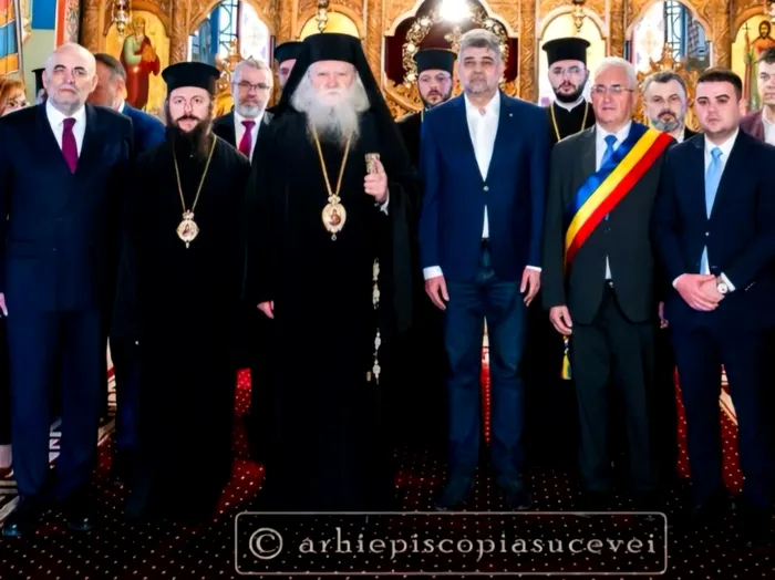 Primarul Vasile Gîrbea, alături de stareţul Mănăstirii Putna, fostul premier Marcel Ciolacu şi preşedintele CJ Suceava, Gheorghe Şoldan