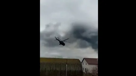 VIDEO | Momentul în care Aeroportul Internațional „Antonov” de lângă Kiev este atacat cu elicoptere: „Rusia a preluat controlul”