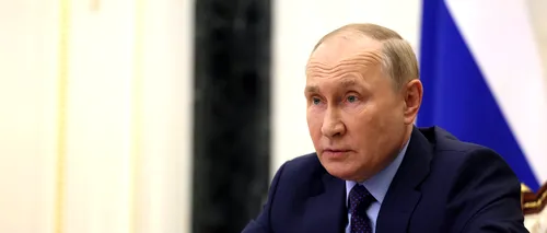 Putin, cu pete suspecte pe mâini. Încă o dovadă că președintele Rusiei suferă de cancer sau Parkinson?!