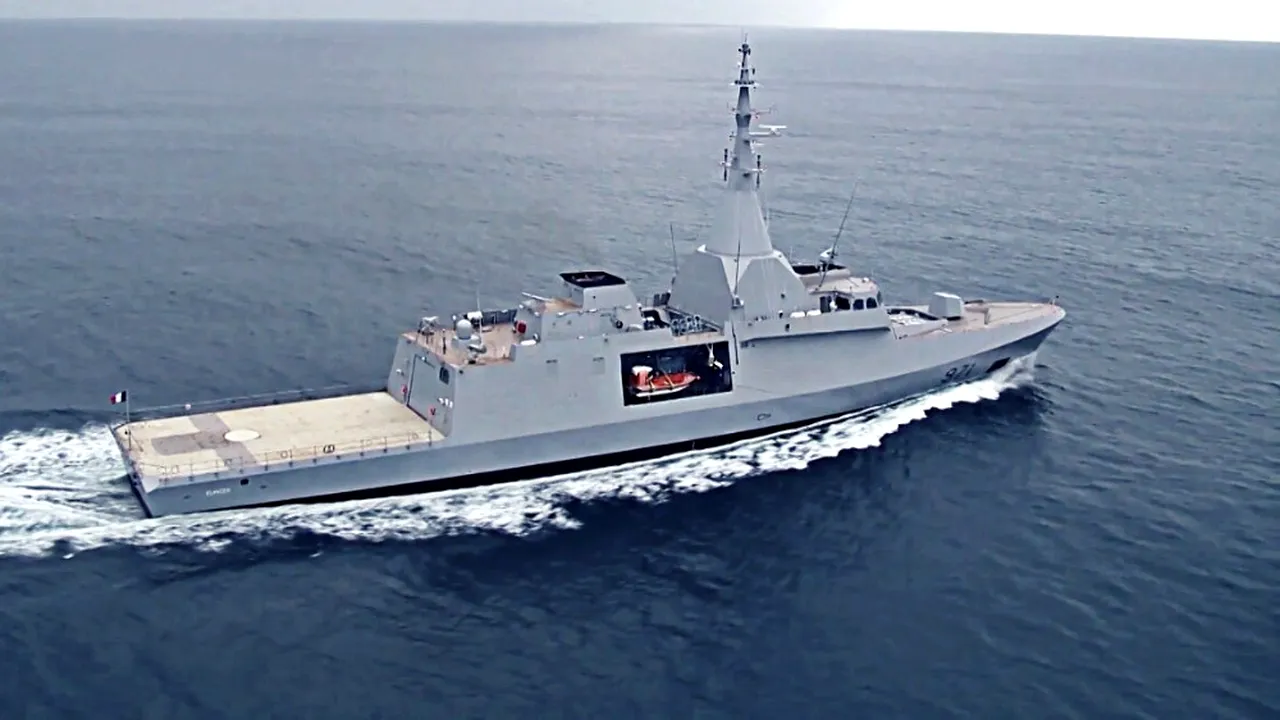 Franța vinde nave militare de jumătate de miliard de euro Emiratelor Arabe Unite, după o vizită a lui Macron la Abu Dhabi