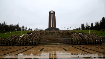 Nu au auzit imnul, dar au fost nevoiți să-l fredoneze. Moment „ridicol“ la depunerea jurământului militarilor români din București