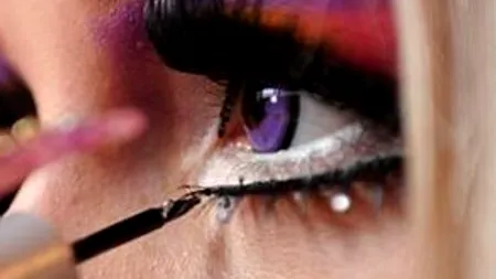 Cum arată femeia care stă 4 ore pe zi pentru a se aranja. FOTO și VIDEO