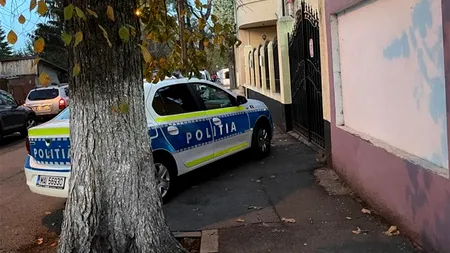 Mai rar așa ceva! Cum s-a răzbunat un bucureștean pe o mașină de Poliție parcată exact în dreptul ieșirii dintr-o curte