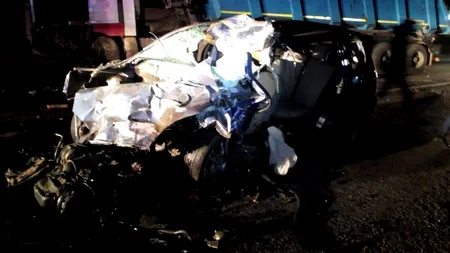 Sfârșit tragic pentru un tânăr din Vaslui. A murit după ce a intrat cu viteză într-un camion