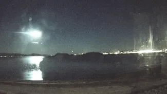 VIDEO. Momentul în care apare o undă de lumină misterioasă pe cerul Noii Zeelande. Care sunt teoriile