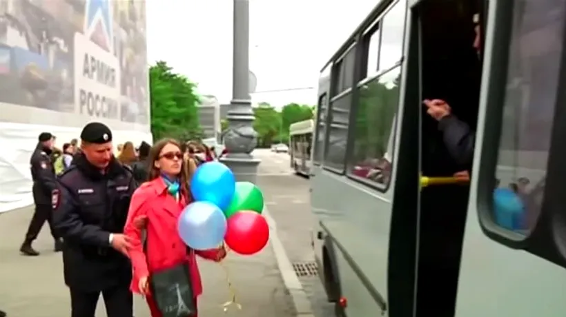 Un flashmob gay organizat la Moscova s-a soldat cu arestarea a 17 persoane