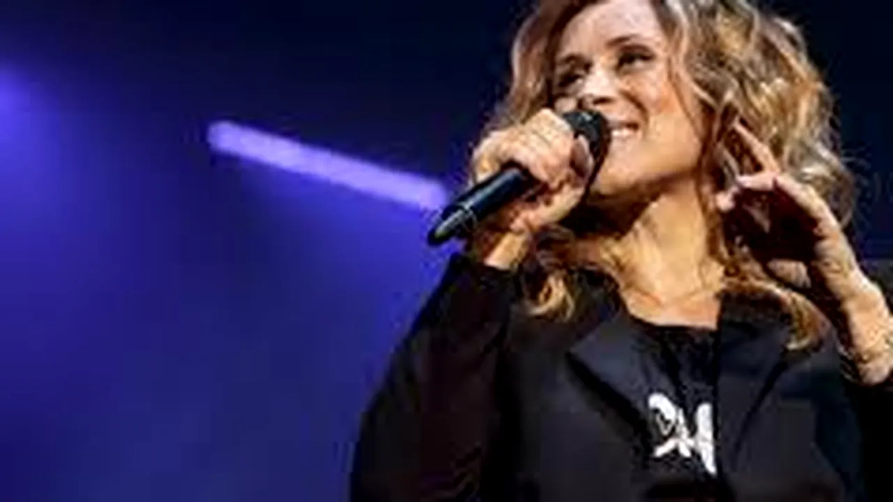 Lara Fabian a anunțat cu câteva ore înainte de spectacol că nu mai ajunge în Craiova. Vezi ce a pățit artista