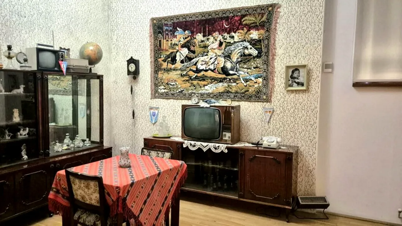 Expoziție inedită la Muzeul Olteniei. Obiecte din perioada comunismului, expuse la muzeu