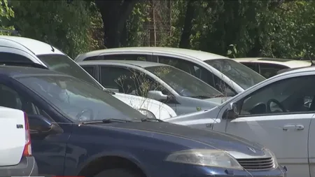 Autoritățile din București le-au pus gând rău mașinilor ABANDONATE. Ce riscă șoferii care nu eliberează locurile de parcare ocupate abuziv