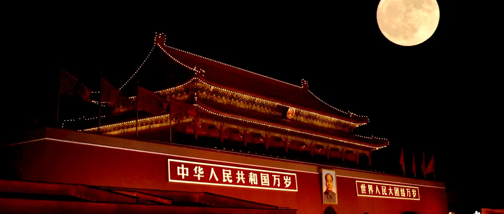 Orașul din China care va înlocui stâlpii de iluminat cu o LUNĂ ARTIFICIALĂ