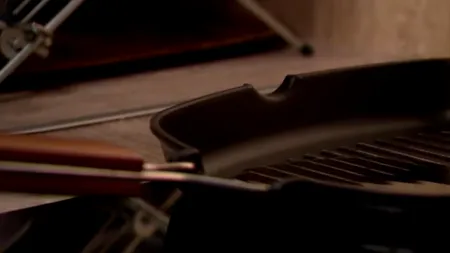 Tigăile din TEFLON și „Chimicalele veșnice” sub lupa Comisiei Europene: ce riscăm și cum ne afectează sănătatea