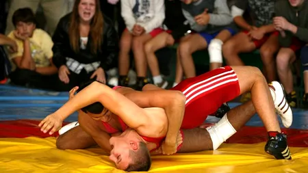 CIO a reintrodus luptele în programul olimpic
