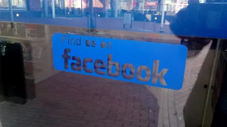 Facebook va permite temporar postările care fac apel la violență împotriva invadatorilor ruși sau care cer moartea lui Putin