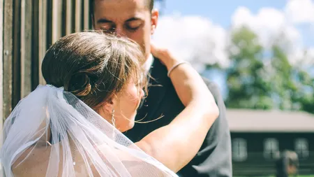 Ai sau nu nevoie de un fotograf profesionist la nuntă?