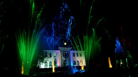 Minunile primarilor din România: de la piramida cu closet la fântâna cântătoare