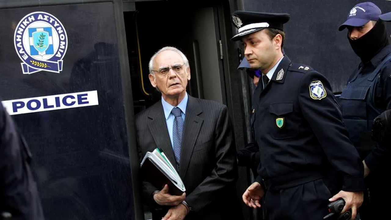 Un nou mare dosar de corupție în Grecia: sunt implicați și nemții de la Daimler