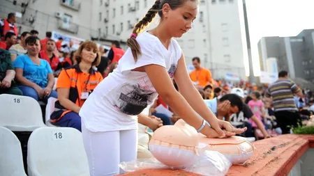 Elevii din aproape 100 de clase din Cluj și Sibiu fac cursuri de educație medicală și prim ajutor