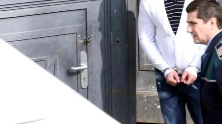 Trei bărbați care ar fi înșelat mai mulți revoluționari, prinși de polițiștii bucureșteni