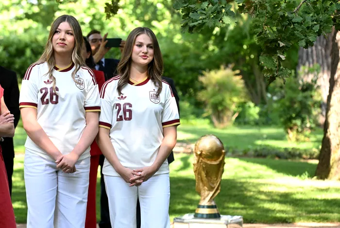 Prințesa Leonor și prințesa Sofía în timpul recepției pentru echipa națională de fotbal a Spaniei după victoria împotriva Argentinei în finala Cupei Mondiale, pe 20 iulie 2026.