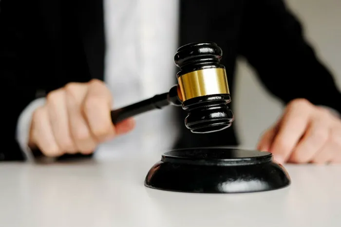 Pensionarii care iau 17.000 lei lunar, fără să fi contribuit la această sumă, au fost magistrați, procurori și judecători, în temeiul Legii 303 din 2002. Sursa Foto: Profimedia 