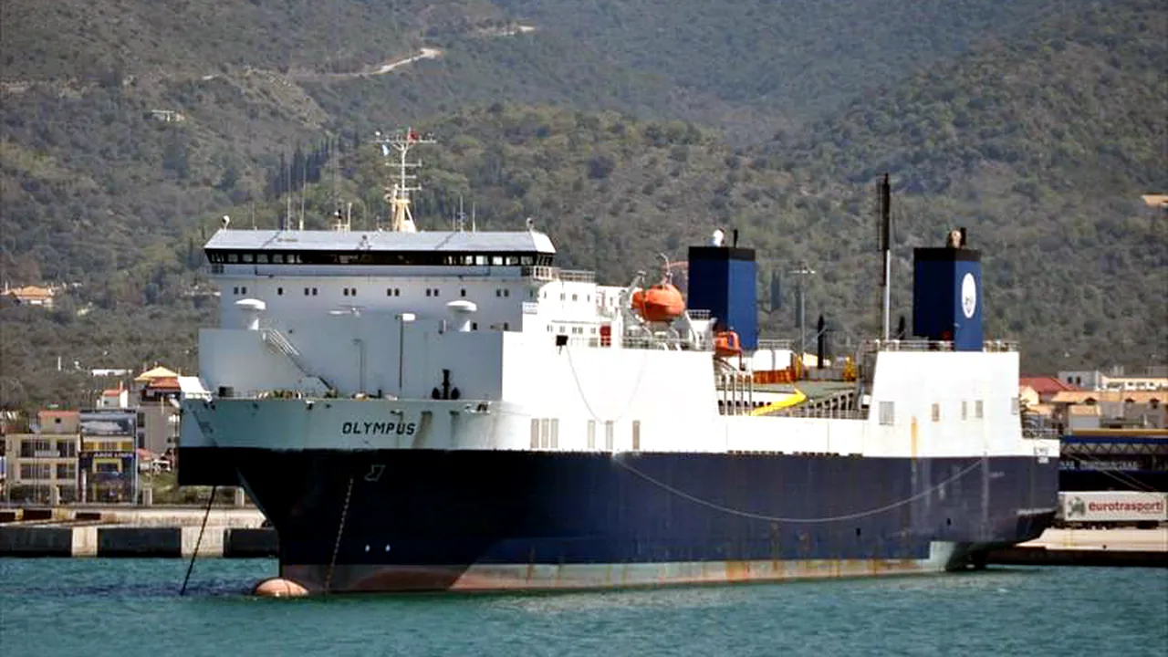 Marinari români blocați pe o navă în Egipt cer sprijinul autorităților pentru a se întoarce în țără