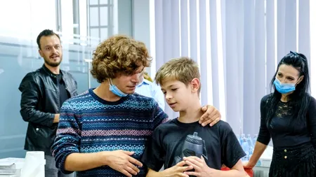 EXCLUSIV. Antrenorul copiilor geniali, crescut în orfelinatele comuniste, a deschis prima școala de mentorat din România: „De 1 Decembrie, cei care ne conduc, dacă sunt cu adevărat români, să meargă pe ascuns să hrănească un copil înfometat”