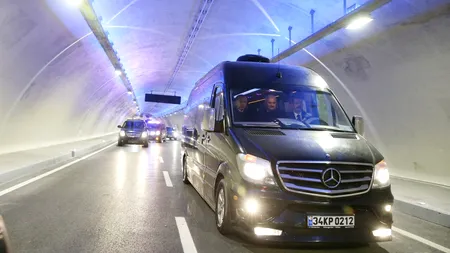 Tunelul subacvatic care conectează două continente. Este considerat o 