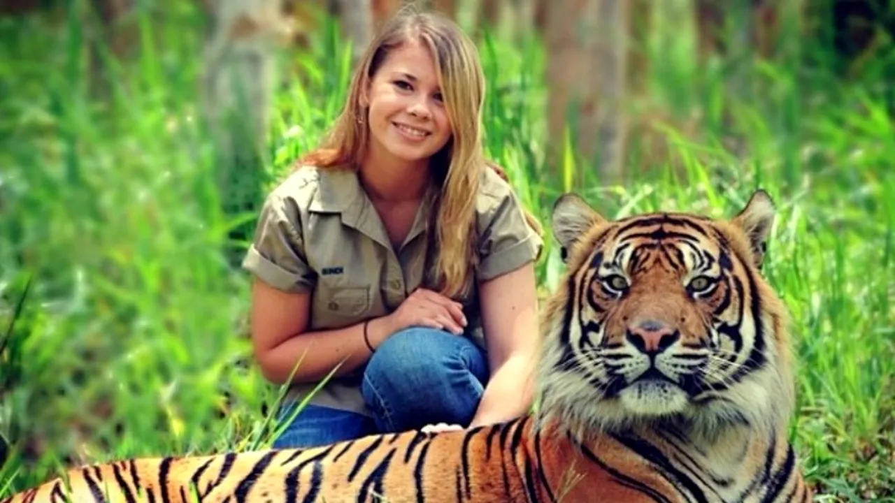 Bindi Irwin, fiica vedetei TV Steve Irwin, criticată după ce a devenit imaginea unor parcuri acvatice