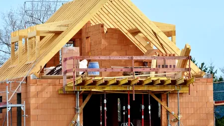 Elena din Iași a muncit 20 de ani în Spania pentru a construi o CASĂ în România. Ce a descoperit când s-a întors în țară