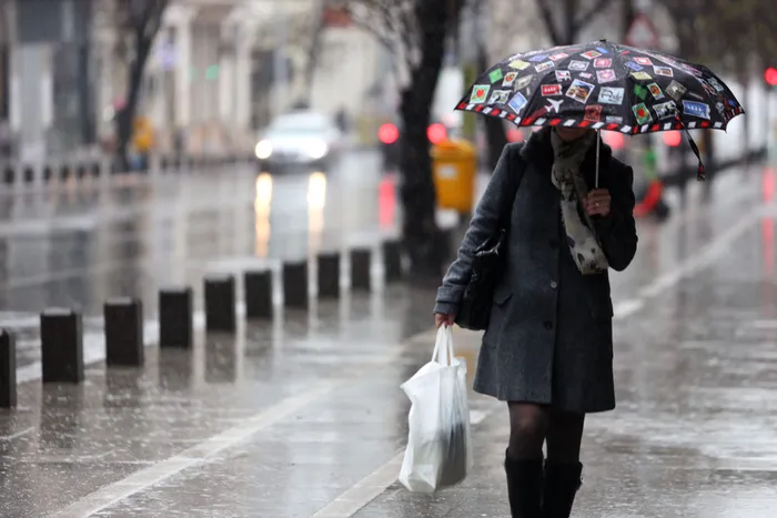 Prognoza meteo. Ploaie, frig