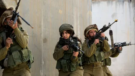 O țară membră UE va introduce serviciul militar obligatoriu și pentru femei începând din 2026, inspirându-se după modelul israelian