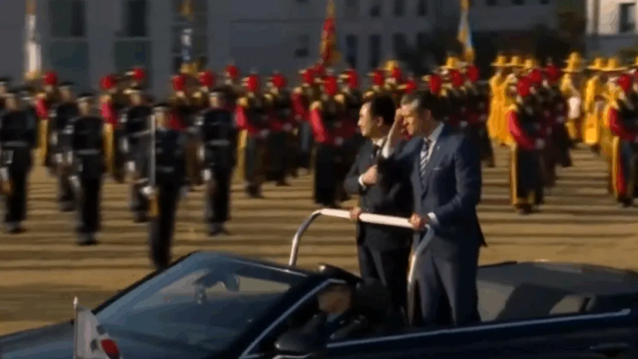 Primire inedită a șefului Pentagonului în Seul. Pete Hegseth a salutat garda de onoare dintr-o mașină decapotabilă