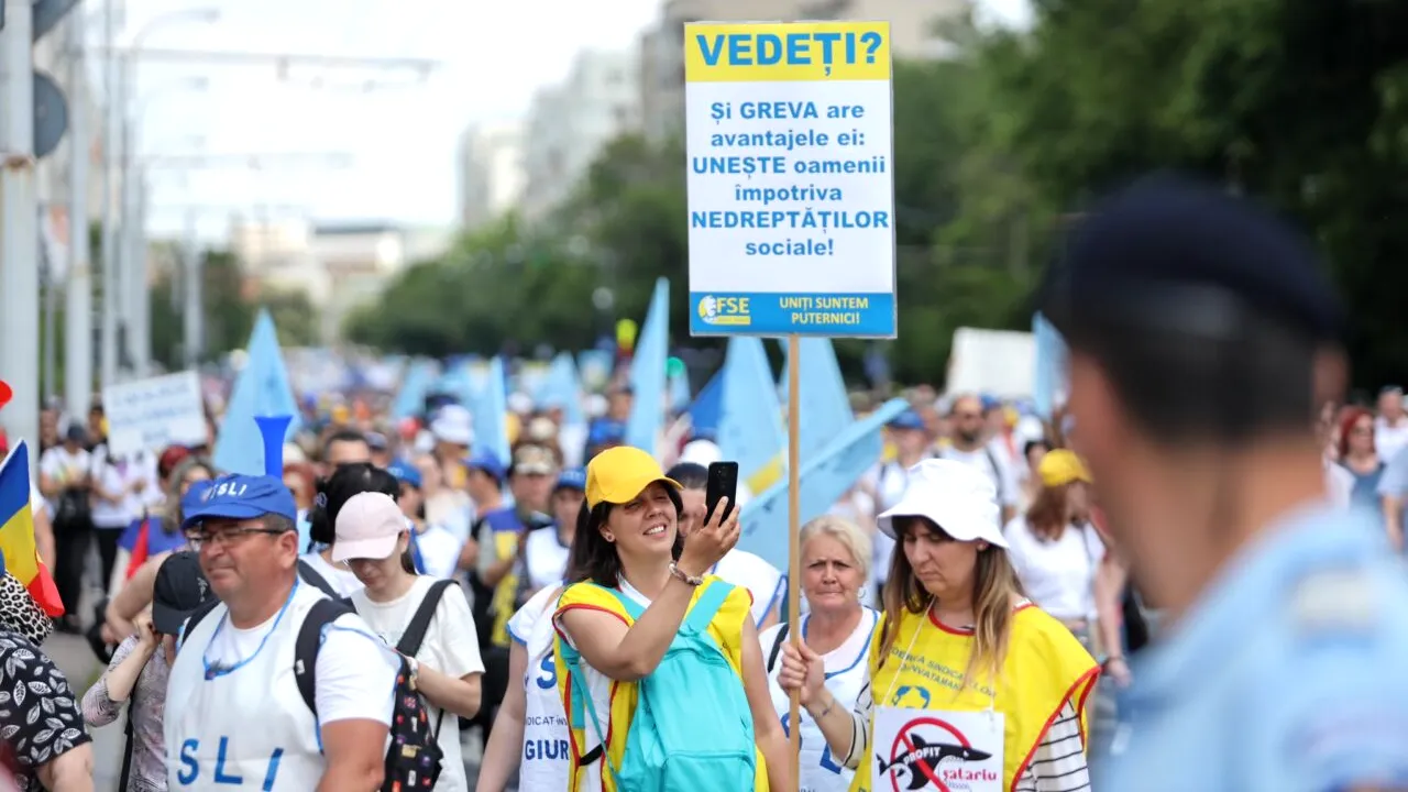 Liderul FSLI, Simion Hăncescu, acuză: „Dascălii au fost «răsplătiţi» cu umilinţă şi BATJOCURĂ”