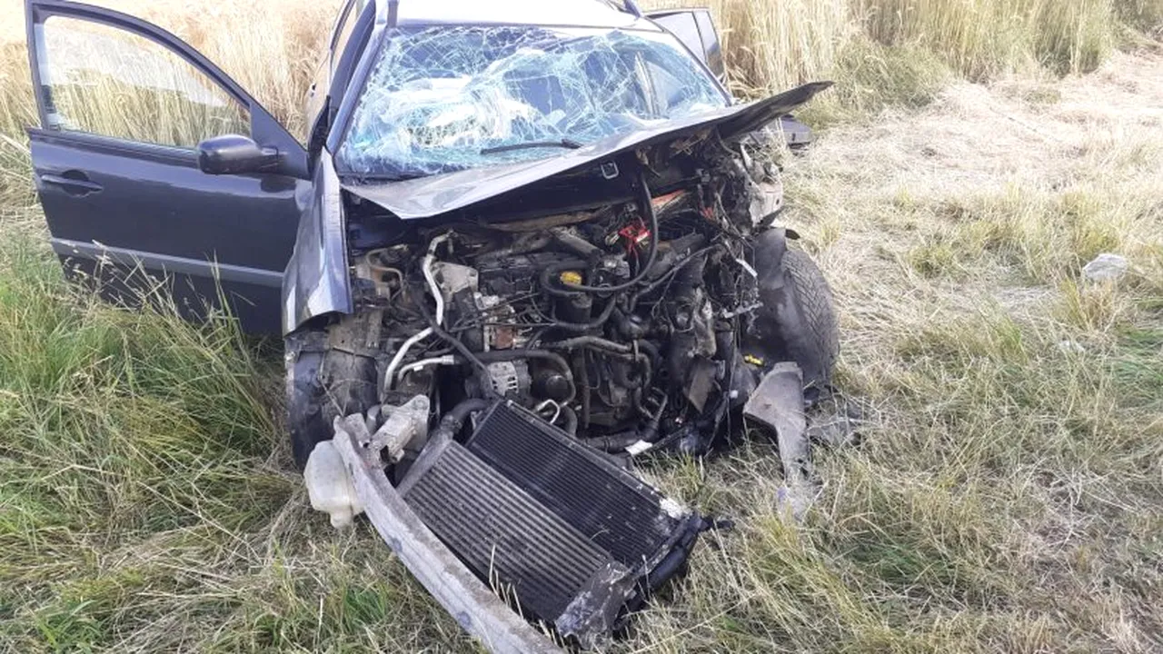 Şapte oameni au fost grav răniţi într-un accident rutier în județul Hunedoara. Autoritățile au activat planul roșu de intervenție