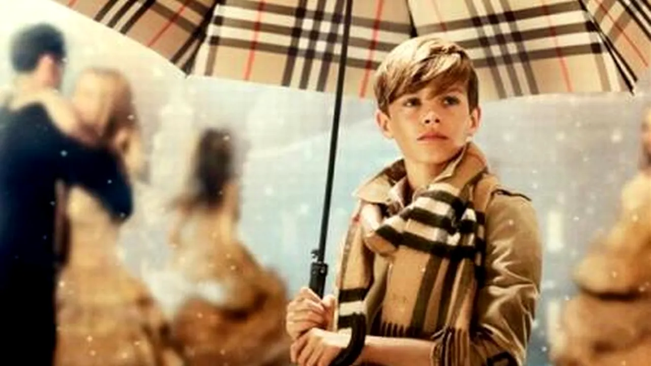 Fiul unuia dintre cele mai cunoscute cupluri din lume, în rolul lui Cupidon într-o reclamă Burberry