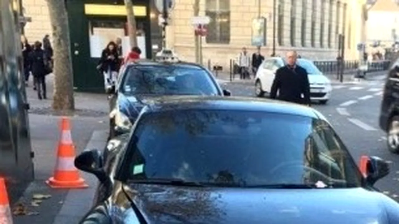 Un bărbat care se grăbea să petreacă în club și-a lăsat mașina parcată neregulamentar. Ce i-au făcut apoi polițiștii întrece orice imaginație