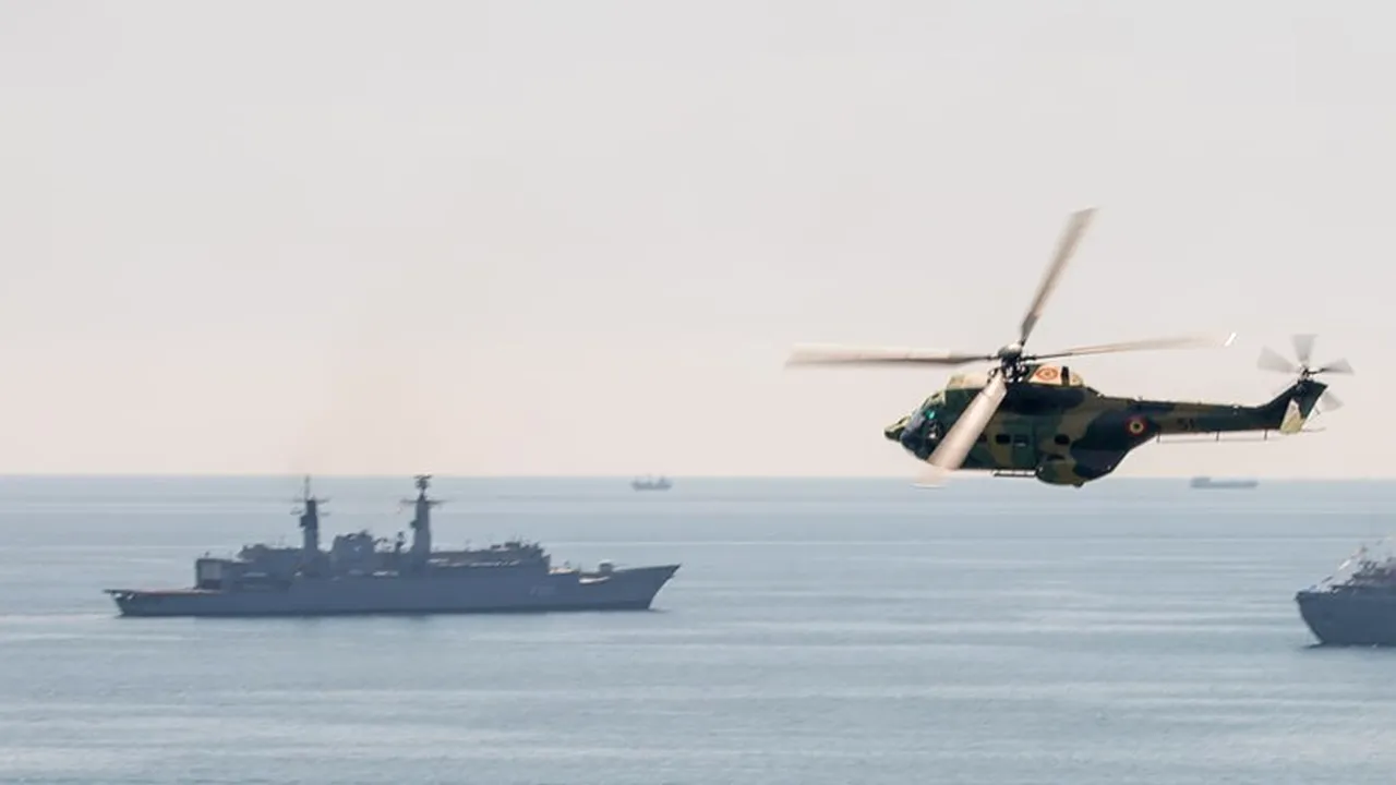 Ziua Marinei Române | Spectacol naval de amploare la Constanța. Președintele Klaus Iohannis: Asigurarea securității nu se poate face fără înzestrare / Leș: Regiunea Mării Negre se transformă în spațiu al tensiunilor, al riscurilor - FOTO / VIDEO