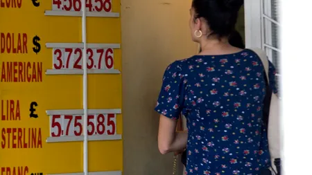 Referința BNR a scăzut la 4,5658 lei/euro, după ce joi a fost la maximul ultimelor zece săptămâni