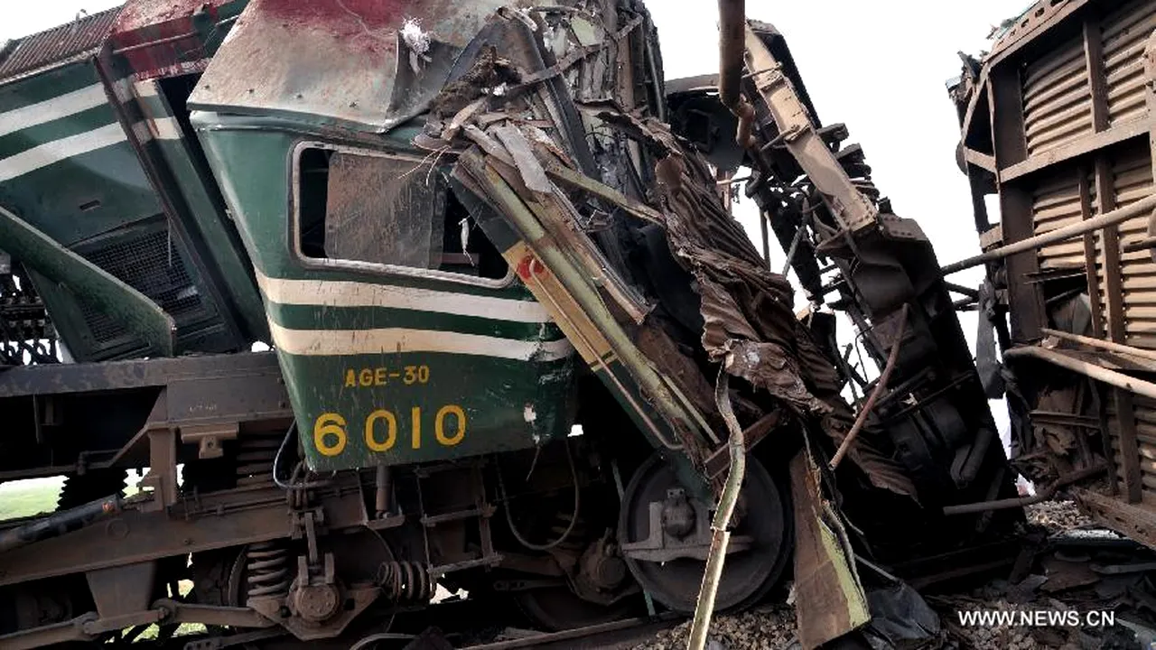 6 morți și 150 de răniți, în urma coliziunii a două trenuri în Pakistan